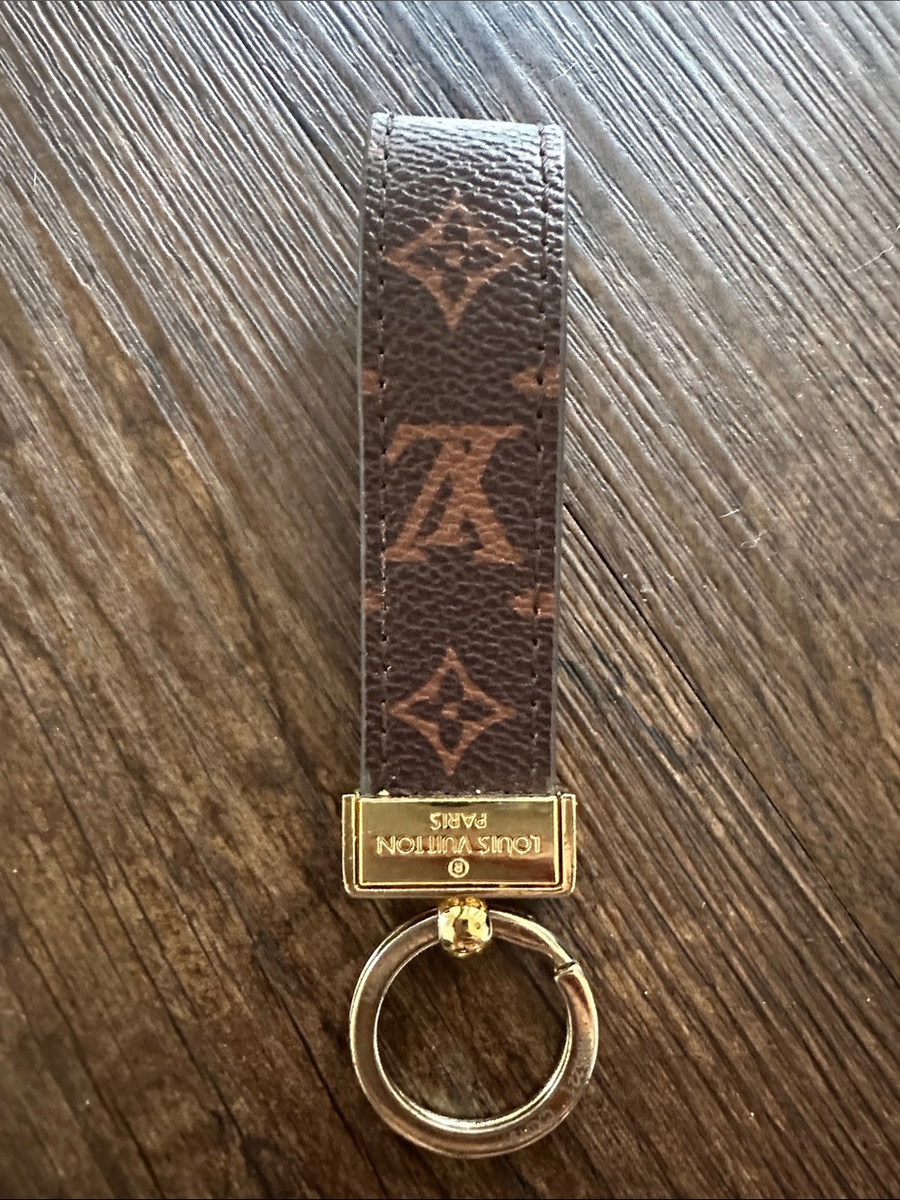 Monogram Key Holder - Picture 2 of 5